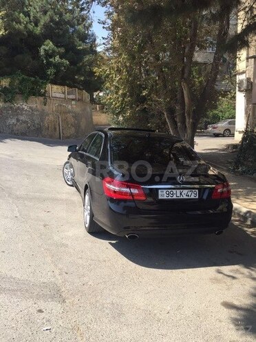 Mercedes E 250 2010, 94,000 km - 2.5 l - Bakı