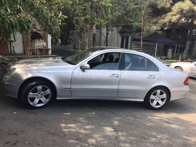 Mercedes E 220 2002, 289,000 km - 2.2 л - Bakı