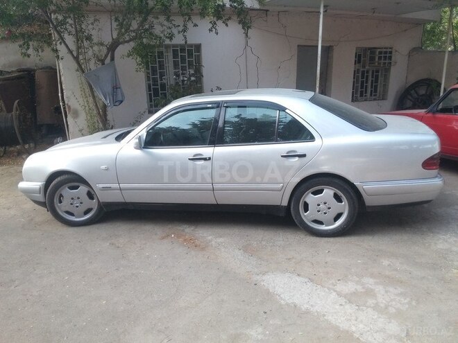 Mercedes E 220 1998, 350,000 km - 2.2 л - Sumqayıt
