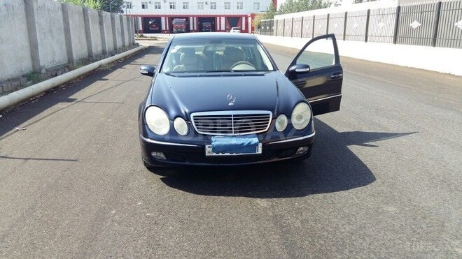 Mercedes E 240 2002, 237,703 km - 2.6 l - Yevlax