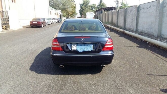 Mercedes E 240 2002, 237,703 km - 2.6 l - Yevlax