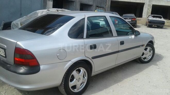Opel Vectra 1998, 23,247 km - 1.6 l - Şəki