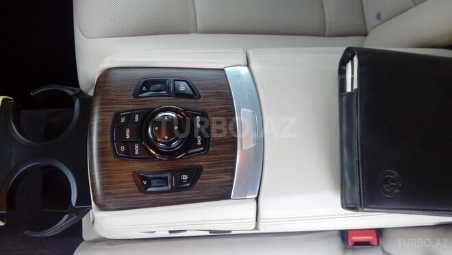 BMW 750 2012, 113,000 km - 4.4 l - Bakı