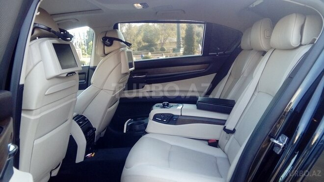 BMW 750 2012, 113,000 km - 4.4 l - Bakı