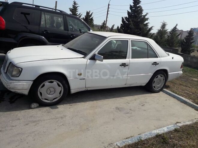 Mercedes E 230 1991, 260,000 km - 2.3 l - Bakı