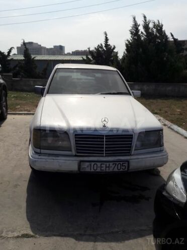 Mercedes E 230 1991, 260,000 km - 2.3 l - Bakı
