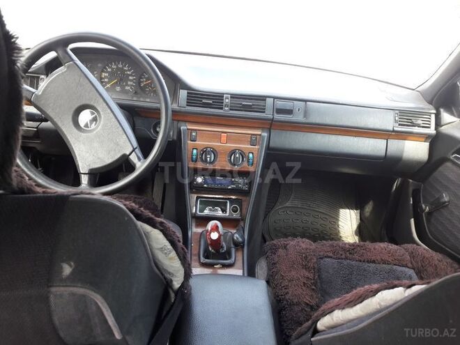 Mercedes E 230 1991, 260,000 km - 2.3 l - Bakı