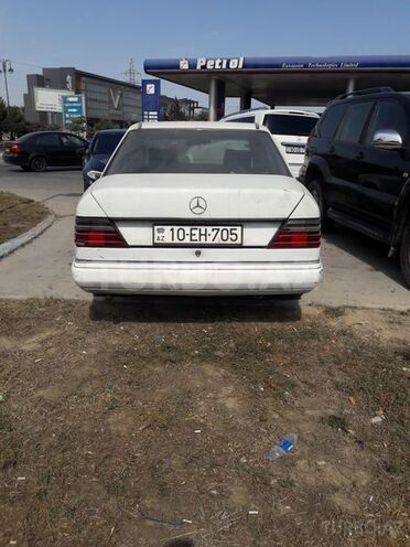 Mercedes E 230 1991, 260,000 km - 2.3 l - Bakı