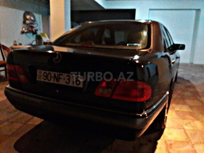 Mercedes E 320 1996, 220,000 km - 3.2 l - Bakı