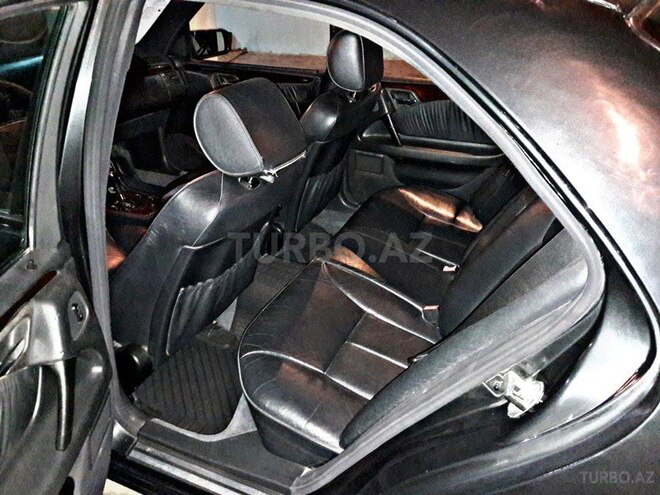Mercedes E 320 1996, 220,000 km - 3.2 l - Bakı