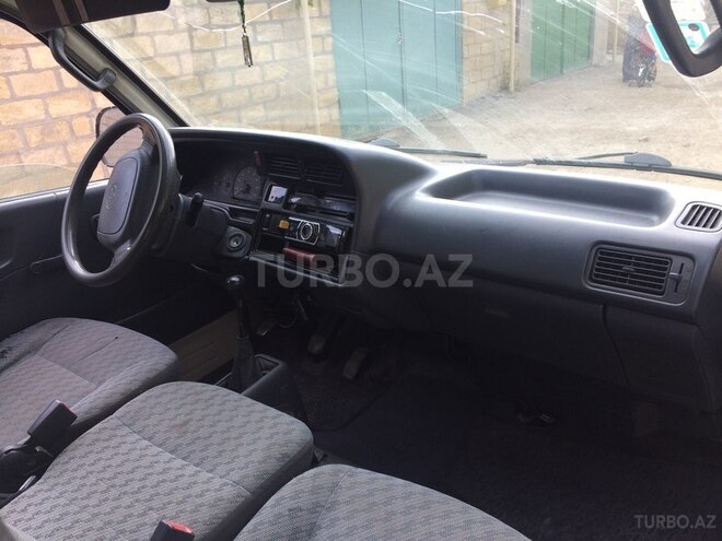 Toyota Previa 2002, 310,542 km - 0.3 л - Bakı