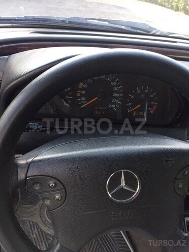 Mercedes E 220 1999, 235,279 km - 0.2 л - Yevlax
