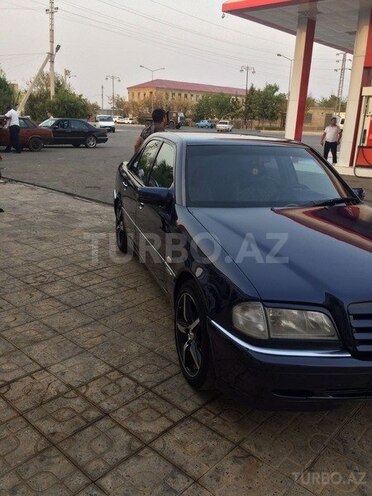 Mercedes E 220 1999, 235,279 km - 0.2 л - Yevlax