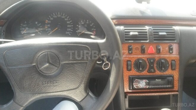 Mercedes E 200 1998, 390,000 km - 2.0 л - Bakı