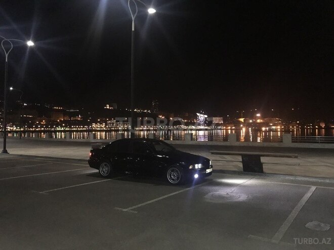 BMW 525 2001, 156,000 km - 2.5 l - Bakı