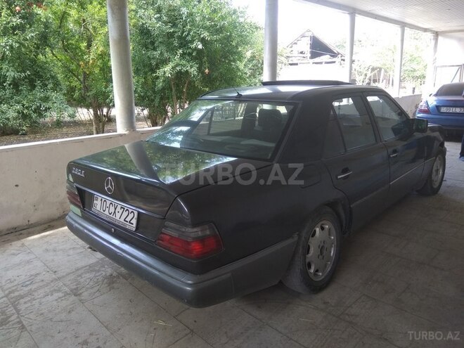 Mercedes E 260 1985, 500,000 km - 2.6 l - İsmayıllı
