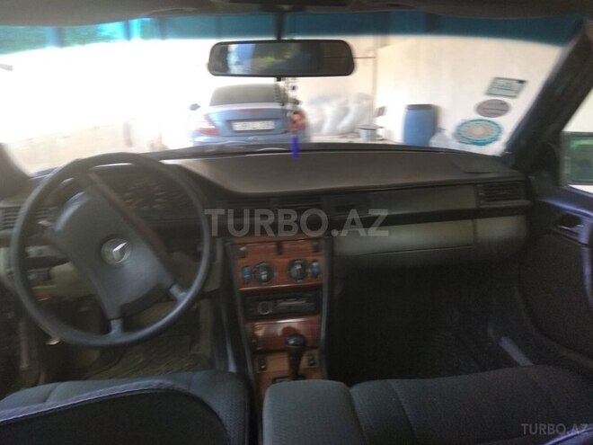 Mercedes E 260 1985, 500,000 km - 2.6 l - İsmayıllı
