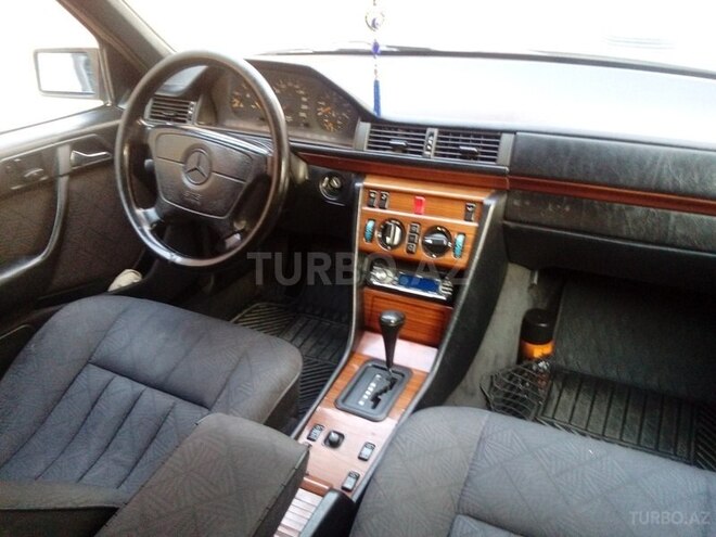 Mercedes E 300 1993, 496,000 km - 3.0 l - Bakı