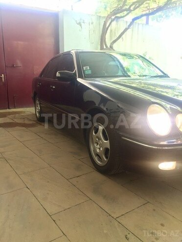 Mercedes E 240 2000, 215,000 km - 2.6 l - Bakı