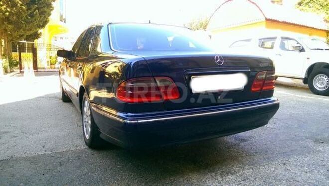 Mercedes E 220 2000, 238,000 km - 2.2 l - Bakı