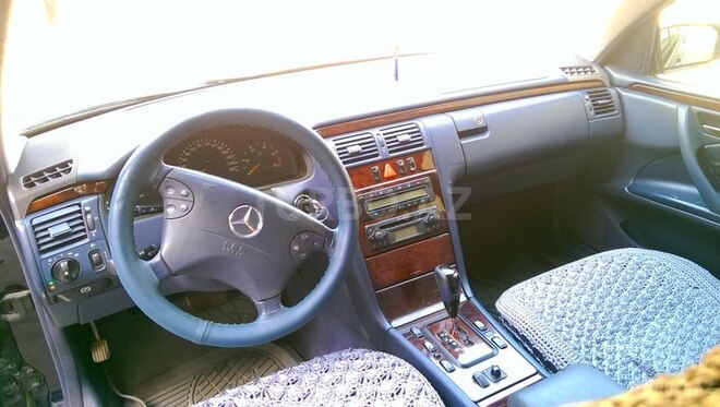 Mercedes E 220 2000, 238,000 km - 2.2 l - Bakı