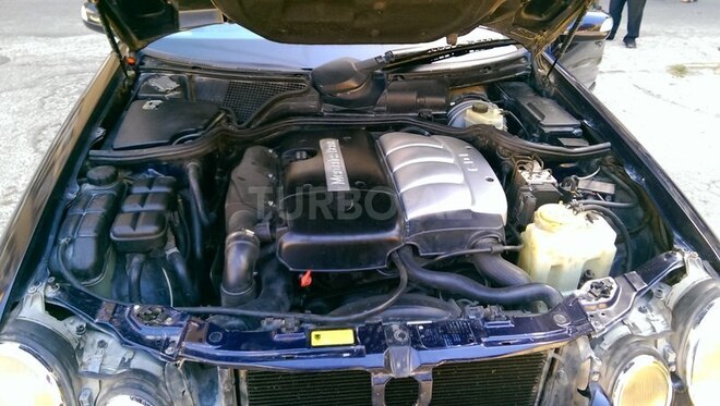 Mercedes E 220 2000, 238,000 km - 2.2 l - Bakı