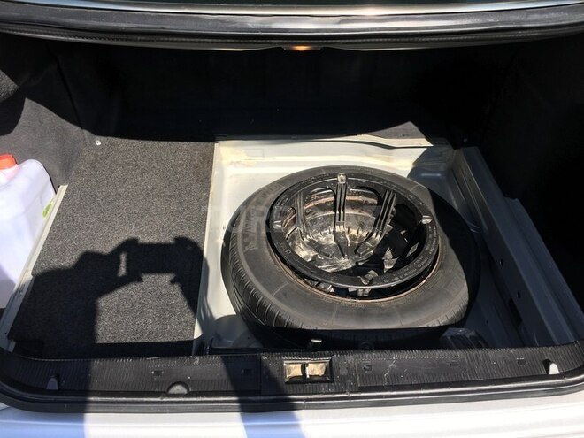 Mercedes E 220 2000, 268,642 km - 2.2 l - Bakı