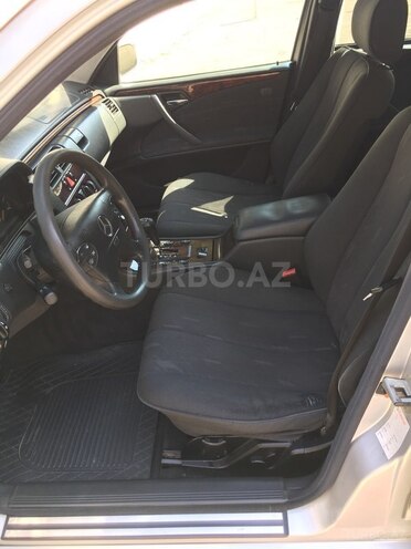 Mercedes E 220 2000, 268,642 km - 2.2 l - Bakı