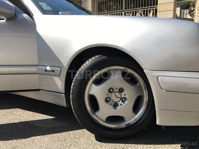 Mercedes E 220 2000, 268,642 km - 2.2 l - Bakı