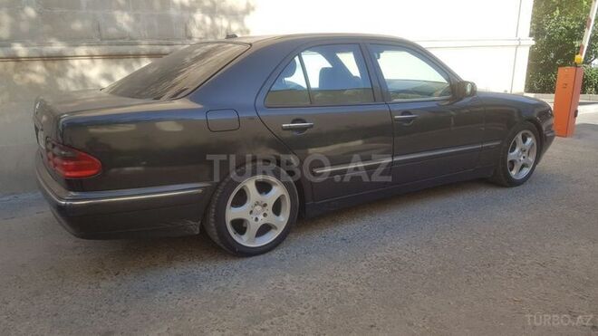 Mercedes E 240 2001, 195,000 km - 2.6 l - Bakı