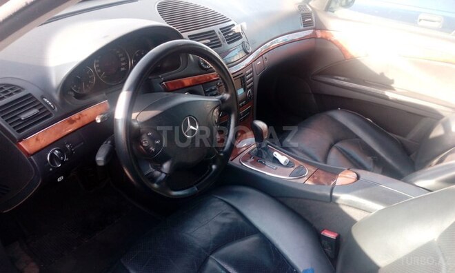 Mercedes E 220 2003, 270,000 km - 2.2 l - Bakı