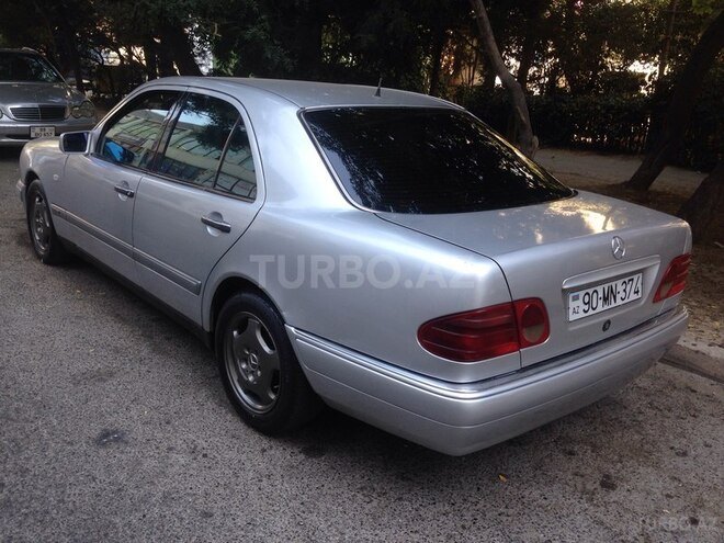 Mercedes E 220 1996, 278,500 km - 2.2 l - Bakı