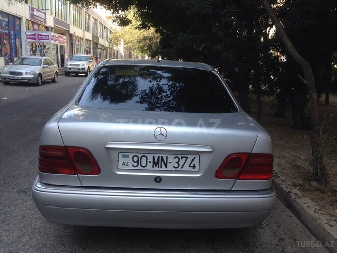 Mercedes E 220 1996, 278,500 km - 2.2 l - Bakı