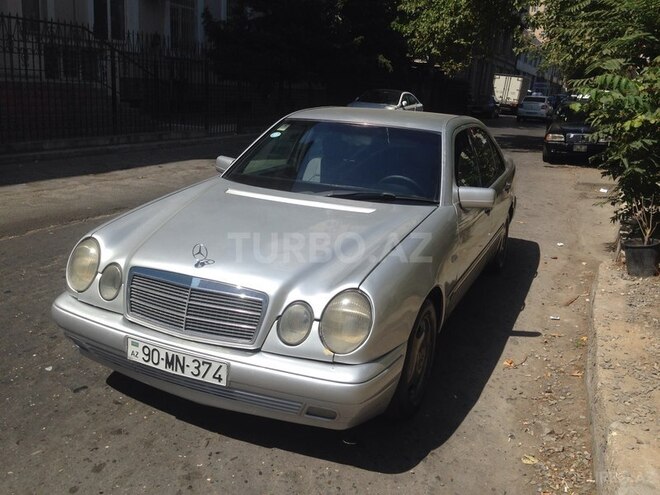 Mercedes E 220 1996, 278,500 km - 2.2 l - Bakı