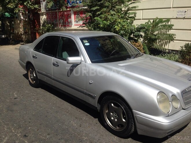 Mercedes E 220 1996, 278,500 km - 2.2 l - Bakı