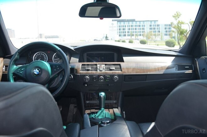 BMW 525 2006, 106,000 km - 2.5 l - Bakı