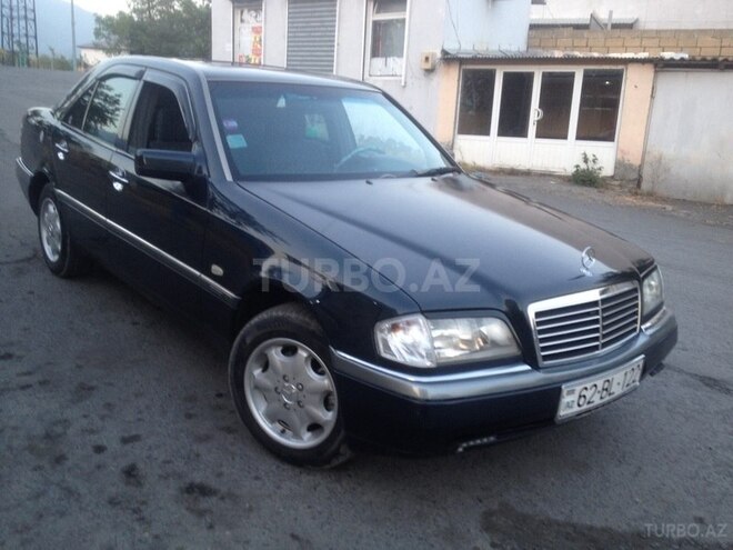 Mercedes C 180 1996, 320,000 km - 0.2 l - Zaqatala