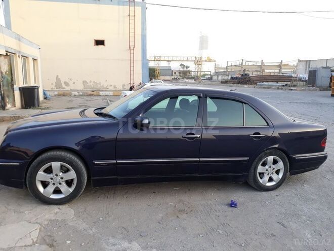 Mercedes E 270 2001, 267,200 km - 2.7 l - Bakı