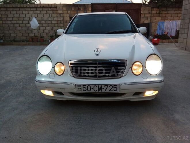 Mercedes E 220 2000, 318,000 km - 2.2 l - Quba