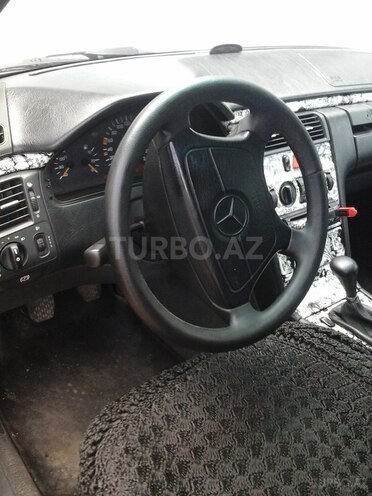 Mercedes E 240 1998, 355,000 km - 2.4 l - Qusar