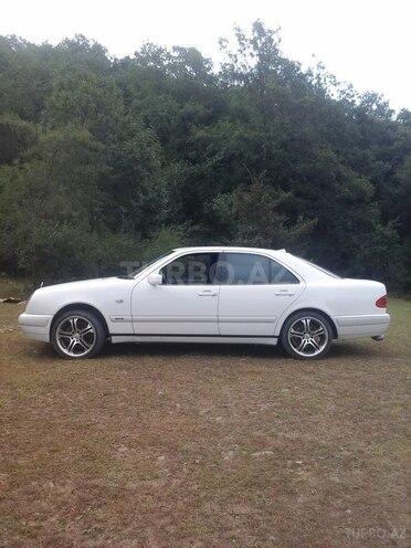 Mercedes E 240 1998, 355,000 km - 2.4 l - Qusar