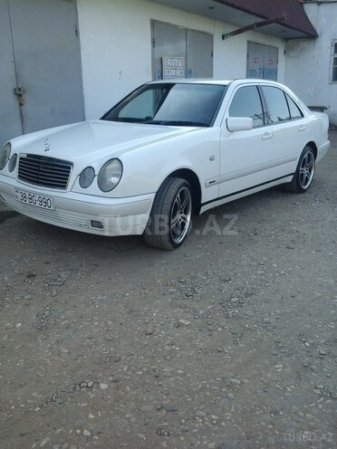 Mercedes E 240 1998, 355,000 km - 2.4 l - Qusar