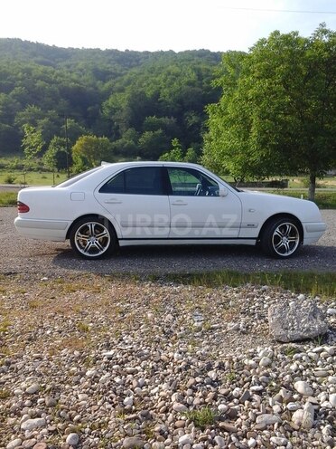 Mercedes E 240 1998, 355,000 km - 2.4 l - Qusar