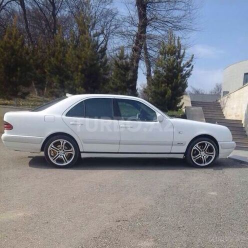 Mercedes E 240 1998, 355,000 km - 2.4 l - Qusar