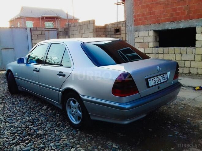Mercedes C 220 2000, 245,000 km - 2.2 л - Cəlilabad