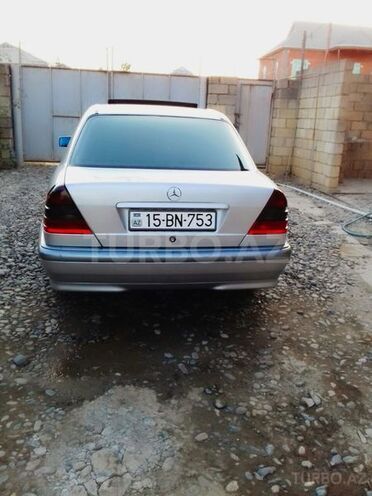 Mercedes C 220 2000, 245,000 km - 2.2 л - Cəlilabad