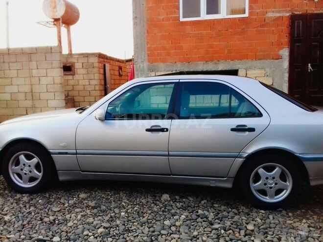 Mercedes C 220 2000, 245,000 km - 2.2 л - Cəlilabad