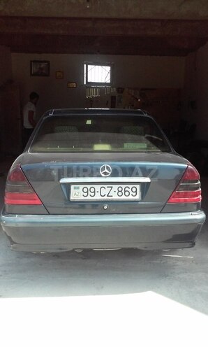 Mercedes C 220 1998, 412,458 km - 2.2 l - Füzuli