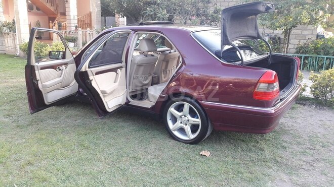 Mercedes C 220 1996, 250,000 km - 2.2 l - Zaqatala