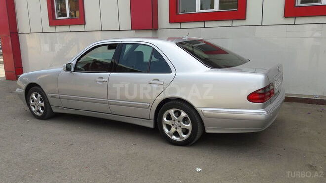 Mercedes E 240 2002, 245,000 km - 2.6 l - Lənkəran